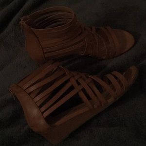 american eagle wedged sandals